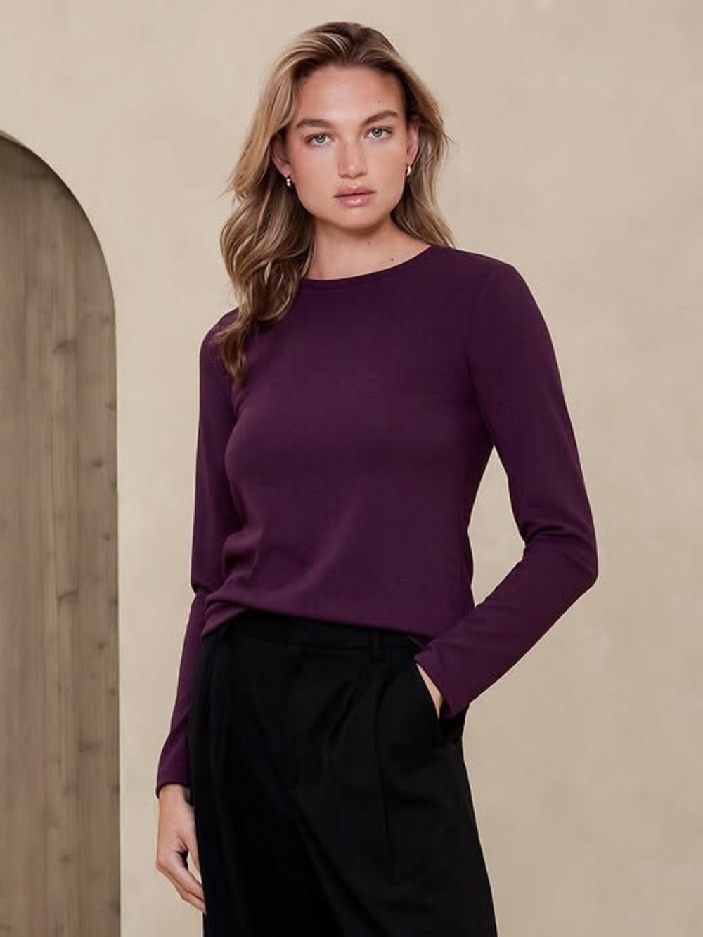 BANANA REPUBLIC SCULPTED BOAT-NECK TOP NWT